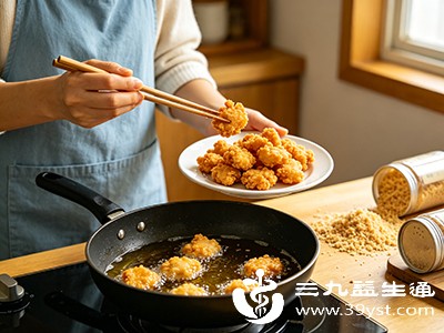 油腻食物（如油炸食品、肥肉）会加重脾胃负担