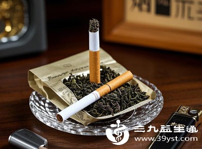 烟草中的一氧化碳会降低血液的携氧能力，尼古丁会使心跳加快、血压升高