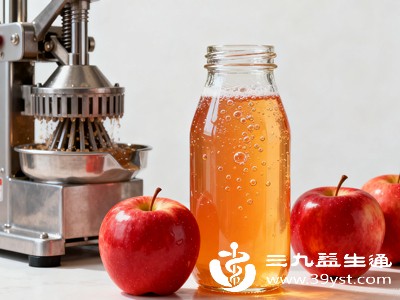 很多人觉得喝苹果汁更方便，其实对于血糖偏高人群来说，完整苹果远比果汁好