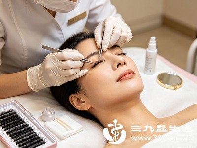经常种睫毛的人后来怎么样了 不止掉睫毛很多隐患被忽视了