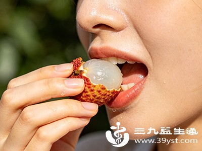 过量食用辛辣、油炸、温热性食物