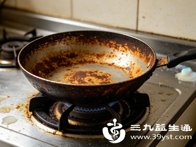 偶尔不小心吃了少量带有铁锈的食物，并不会导致中毒