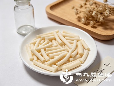 小通草其性凉，味甘、淡