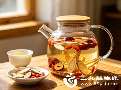 黄芪当归红枣枸杞泡水扶正固本,提升身体免疫力 黄芪当归红枣枸杞泡水扶正固本,提升身体免疫力