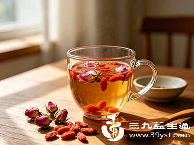 玫瑰花与枸杞搭配,能在疏肝的同时兼顾滋补 玫瑰花与枸杞搭配,能在疏肝的同时兼顾滋补
