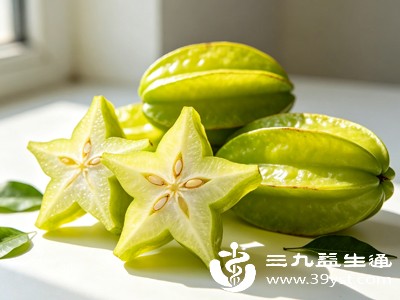 杨桃本身性质偏寒,果皮寒性更重,长期大量带皮食用,容易堆积体内寒气,手脚冰凉、体质虚寒人群食用后,会加重虚寒症状 杨桃本身性质偏寒,果皮寒性更重,长期大量带皮食用,容易堆积体内寒气,手脚冰凉、体质虚寒人群食用后,会加重虚寒症状