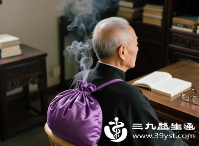 盐包热敷时温度控制不当(过高)或热敷时间过长,容易导致皮肤烫伤,出现红肿、水疱等症状 盐包热敷时温度控制不当(过高)或热敷时间过长,容易导致皮肤烫伤,出现红肿、水疱等症状
