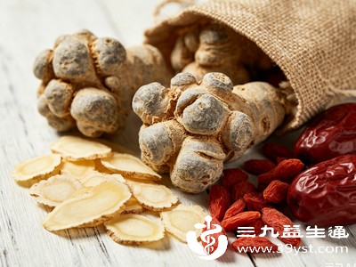 女性经期、孕期严禁食用三七西洋参，三七活血作用较强，容易导致经量增多、身体不适