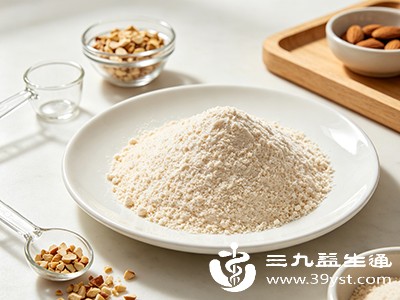 杏仁粉中的不饱和脂肪酸有助于调节血脂水平