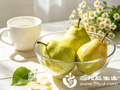 梨的含水量在85%以上，咬一口几乎像是在喝果汁