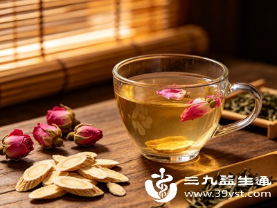 黄芪泡水最突出的益处就是温和补气,搭配玫瑰花后,不会过于滋腻,日常饮用能慢慢滋养身体,帮助改善乏力感 黄芪泡水最突出的益处就是温和补气,搭配玫瑰花后,不会过于滋腻,日常饮用能慢慢滋养身体,帮助改善乏力感