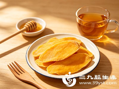 芒果干在加工过程中会流失部分维生素，且含糖量大幅升高，质地较硬