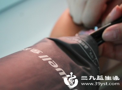 高血压、糖尿病等全身疾病可能影响眼部血液循环,加重眼底病变风险 高血压、糖尿病等全身疾病可能影响眼部血液循环,加重眼底病变风险