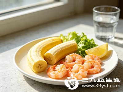 同食虾和香蕉后若出现腹胀、腹泻等不适 同食虾和香蕉后若出现腹胀、腹泻等不适