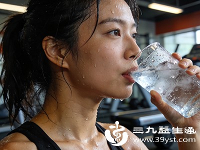 冰水(加冰块):口感最清爽,适合户外活动后饮用 冰水(加冰块):口感最清爽,适合户外活动后饮用