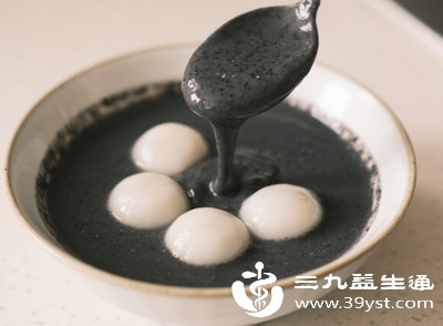 下午喝黑芝麻糊时,尽量不要添加过多的糖,避免摄入过多糖分,导致血糖波动,也能减少肥胖的风险 下午喝黑芝麻糊时,尽量不要添加过多的糖,避免摄入过多糖分,导致血糖波动,也能减少肥胖的风险