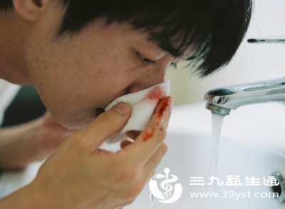 流鼻血时首先采取正确的止血方法