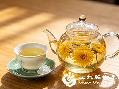 菊花茶可续泡2-3次，每次续泡时需延长焖泡时间1-2分钟