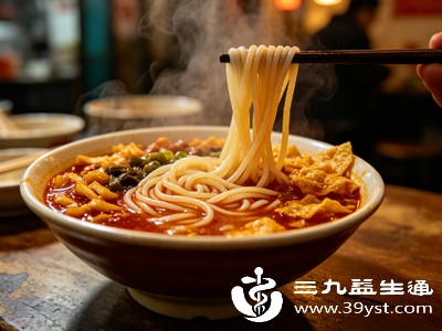 妈妈吃完螺蛳粉后，要密切观察自身和宝宝状态，若妈妈出现上火、胃痛、腹泻，或宝宝出现哭闹、腹泻、红疹，说明身体不耐受，后续应减少或停止食用