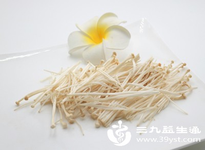 金针菇放黄了别扔 符合这3点就能吃 处理要正确