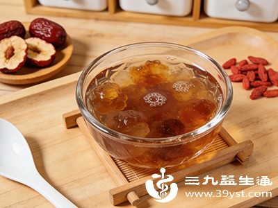 虽然桃胶需要充分泡发,但并非泡发时间越长越好 虽然桃胶需要充分泡发,但并非泡发时间越长越好