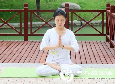 日常养护双眼,需保持心态平和、情绪舒畅,少生气、少郁结,通过散步、冥想、听音乐等方式疏肝理气 日常养护双眼,需保持心态平和、情绪舒畅,少生气、少郁结,通过散步、冥想、听音乐等方式疏肝理气