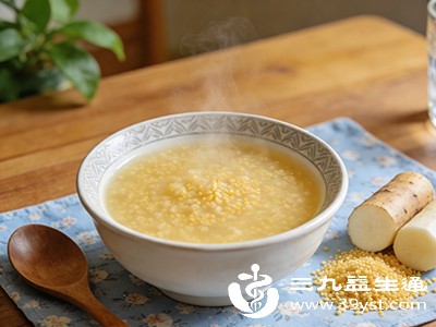 胃不舒服喝碗小米粥温和养胃 喝完暖暖的超舒服