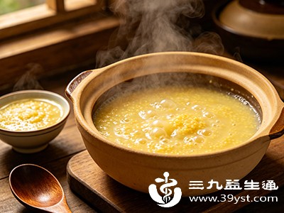 早餐或晚餐时食用小米粥最佳 早餐或晚餐时食用小米粥最佳