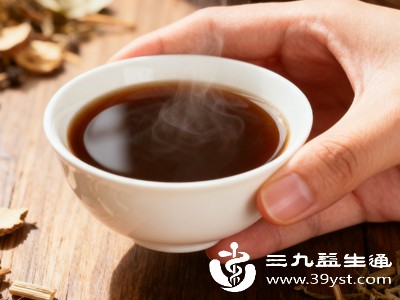 喝中药伤胃吗 很多人都搞错了 正确服药才是养胃关键