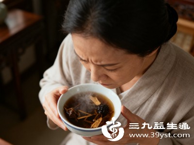 部分药性峻猛、偏性较强的药材,长期或过量服用,会损伤脾胃阳气,刺激胃黏膜 部分药性峻猛、偏性较强的药材,长期或过量服用,会损伤脾胃阳气,刺激胃黏膜
