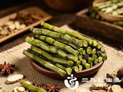鲜石斛注意挑选茎秆粗壮、颜色鲜绿、无异味的 鲜石斛注意挑选茎秆粗壮、颜色鲜绿、无异味的