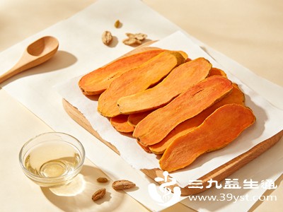 中药木瓜能舒筋缓急，帮助缓解肌肉拘挛，对于吐泻后引发的小腿抽筋、日常运动后的肌肉酸痛，都有一定的缓解作用