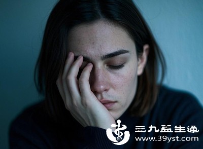 情绪与雌激素水平息息相关，长期焦虑、抑郁会直接抑制卵巢分泌激素，形成“情绪差→激素低→情绪更差”的循环