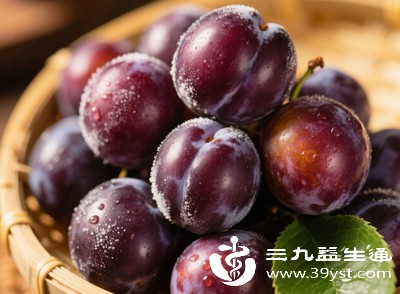 李子、西梅、无花果等,这类水果含有较多的膳食纤维和果糖,不易被消化,容易发酵产气,肠胃炎期间应减少或避免食用,避免加重肠胃负担 李子、西梅、无花果等,这类水果含有较多的膳食纤维和果糖,不易被消化,容易发酵产气,肠胃炎期间应减少或避免食用,避免加重肠胃负担