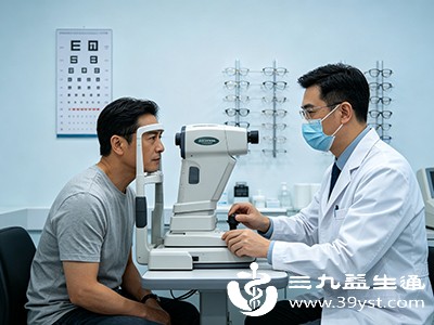 非正规机构的验光设备未定期校准、验光师专业水平不足，可能导致验光结果不准确