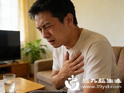 干咳伴随发热、胸痛、呼吸困难、咯血、体重明显下降等症状