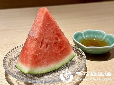 孕早期能吃西瓜吗 营养师：注意3点就安全 很多孕妈吃错了