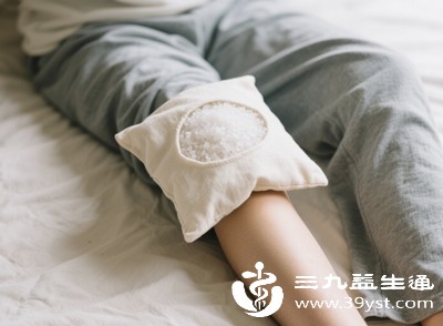 热敷时可以轻轻按摩肿胀部位,促进血液循环,但不要用力揉搓,以免加重组织损伤 热敷时可以轻轻按摩肿胀部位,促进血液循环,但不要用力揉搓,以免加重组织损伤