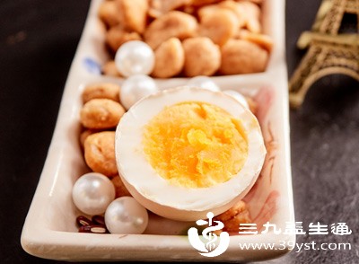 减肥吃水煮鸡蛋蛋黄到底要不要吃 答案来了 别再白白浪费营养