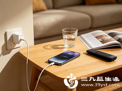 坑四:用非原装充电头和数据线 坑四:用非原装充电头和数据线