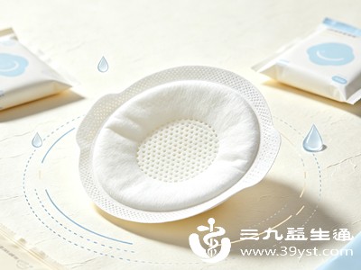 合格的防溢乳垫，内层多为亲肤透气的纯棉材质，不含有荧光剂、香精等刺激性成分，能有效隔绝乳汁与外界接触，避免污染，妈妈可以放心使用
