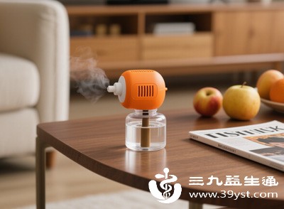 电蚊香液挥发的成分会漂浮在空气中，婴儿吸入后可能刺激呼吸道黏膜