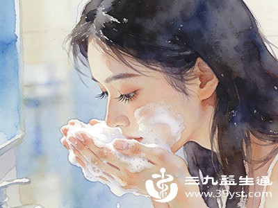 使用温和无刺激的洁面产品，避免过度清洁损伤皮肤屏障