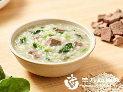 菠菜猪肝碎粥（补铁补血、预防贫血）