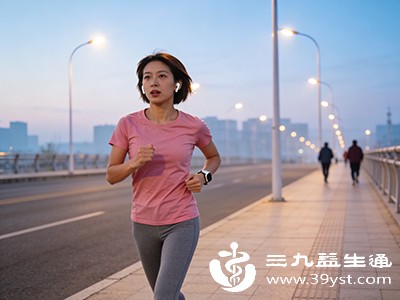 每周进行至少150分钟的中等强度有氧运动