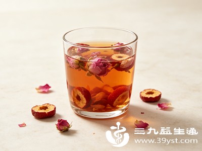 山楂干是公认的“消食帮手”，玫瑰花则能调和脾胃，二者结合，对日常肠胃养护和消化助力有着明显的优势