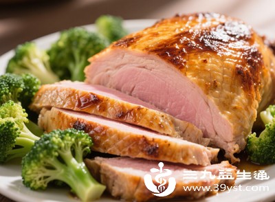 鸡肉性温味甘，入脾、胃经，是补元气的经典食材