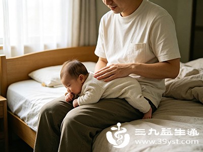 趴着时能稳定抬头30秒以上