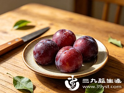 若在吃李子的同时,还大量食用辛辣、油炸、烧烤等热性食物 若在吃李子的同时,还大量食用辛辣、油炸、烧烤等热性食物