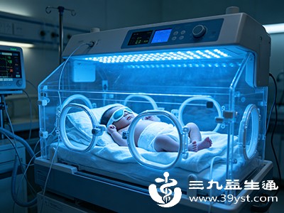 在照蓝光过程中，务必做好眼部防护，佩戴专用的蓝光防护眼镜